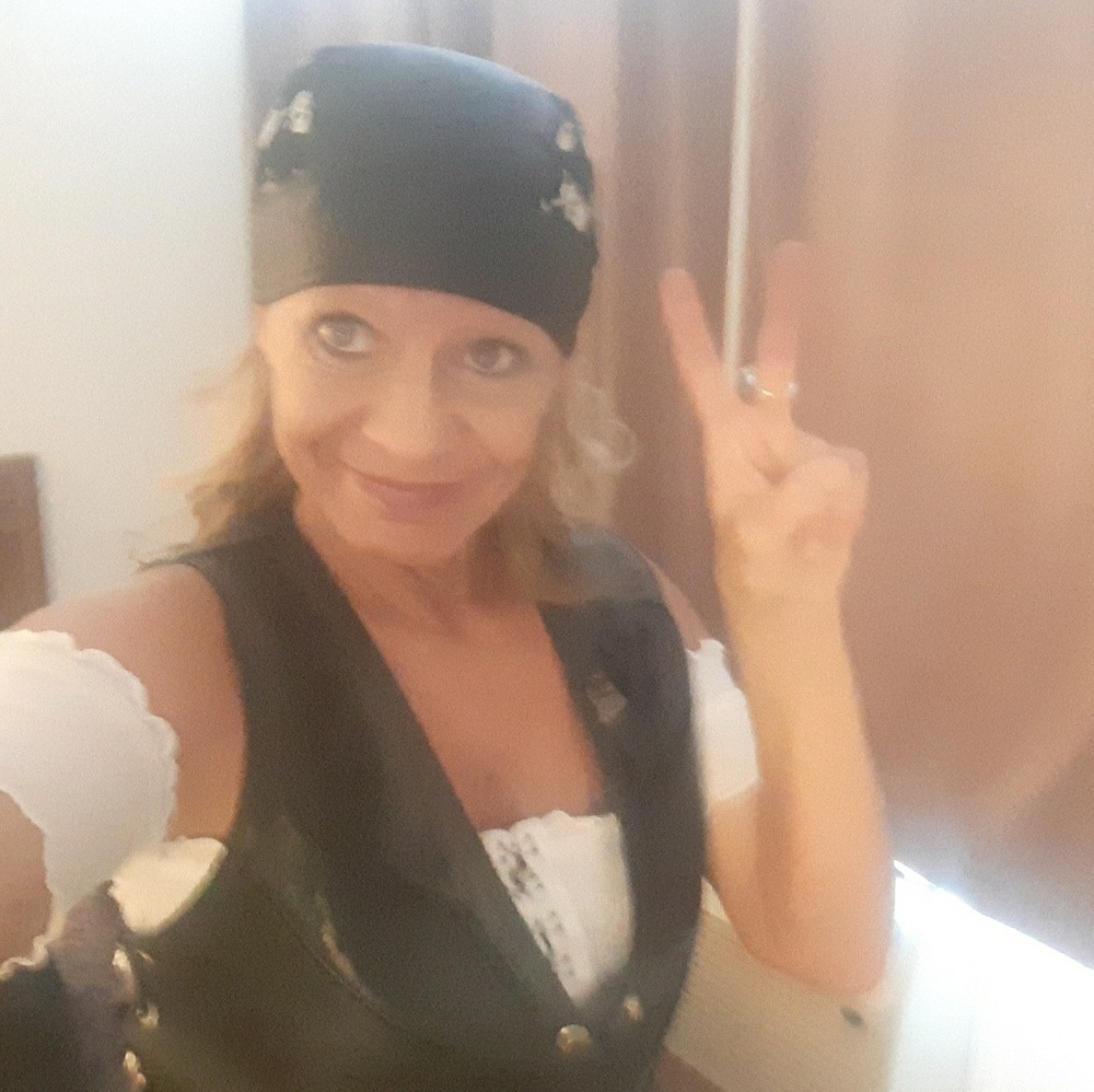 Meet your Posher, Robin